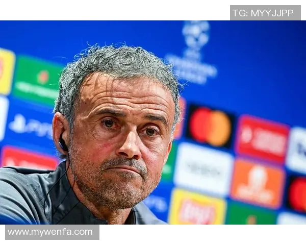 大号球衣足球明星的传奇与风采：从经典到当代的独特魅力